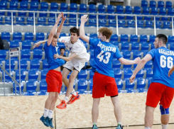 Пример для старших товарищей: гандболисты «Виктор-СУОР» в Ставрополе взяли реванш у юнармейцев