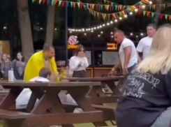 Известный ставропольский блогер Олег «Вкайф» избил девушку