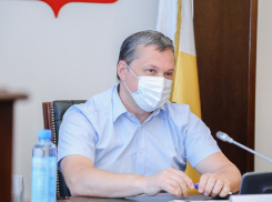 Мэр Пятигорска поблагодарил медиков за свое лечение