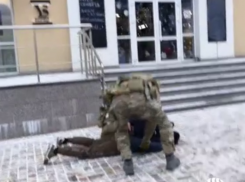 В сеть слили видео с задержанием террориста в СКФО 