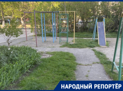 «Все сделано более 20 лет назад»: жительница Ставрополя возмущена состоянием детской площадки