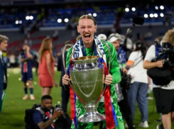 Фанаты футбольного клуба ПСЖ хотят видеть в воротах команды ставропольского вратаря Сафонова