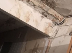 Разруху после майских паводков в одном из домов Пятигорска игнорируют местные власти