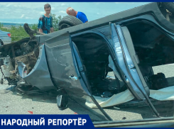 Легковушка перевернулась в ДТП на трассе на Ставрополье
