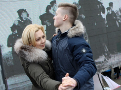 Ольга Тимофеева станцевала «Случайный вальс» во время флешмоба в Ставрополе