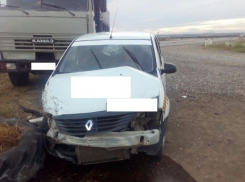 Водителя легковушки госпитализировали после столкновения с КамАЗом в районе Георгиевска