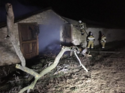 В Ставропольском селе потушили крупный пожар