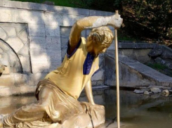 Нимфу в Железноводске одели в футболку 