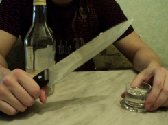 Пенсионер жестоко расправился с товарищем на Ставрополье из-за того, что тот лез в его личную жизнь 