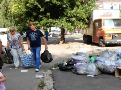 Свалка около детского сада возмутила жителей Ставрополя