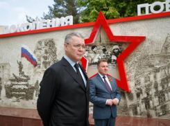  Живых соединили с мертвыми: власти Ставрополья оскандалились с панно «Поколения победителей»