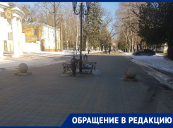«Кто это сделал?»: ставропольчанка возмущена перекрытием улицы Октябрьской Революции