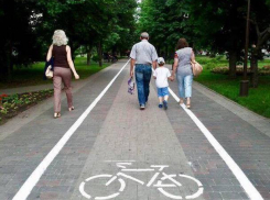 В провоцировании наездов электромобилей и велосипедов на пешеходов обвинили руководство кисловодского парка активисты