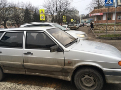 Паркуюсь как хочу: автохам на «четырнадцатой» бросил авто прямо на «зебре» в Пятигорске