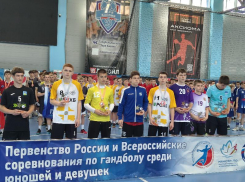 Снова серебро: юные ставропольские гандболисты стали призерами национального первенства в Астрахани
