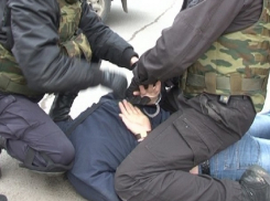 Взятку в 50 тысяч рублей вымогал полицейский с жителя Украины на Ставрополье 