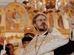 Лица города: Отец Владимир Сафонов планировал стать музыкантом