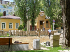 Назван срок, к которому подрядчик заменит дефектную плитку на проспекте Октябрьской революции в Ставрополе