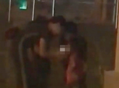 Курящие цыганские дети с маленькой девочкой шокировали жителей Пятигорска 