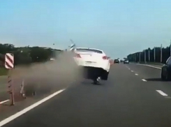 Приведший к страшной аварии маневр белой иномарки в районе Минвод вызвал бурные споры и попал на видео