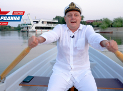 «Взмутить эту воду — умрёт почти все!»: Олег Пахолков предложил как очистить российские реки, ставшие помойками