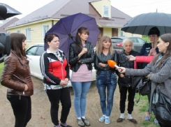 На заселившую детей-сирот в скандальные квартиры без канализации экс-чиновницу завели уголовное дело на Ставрополье