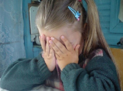 Бабушка задушила 7-летнюю внучку и сама ушла из жизни во дворе дома на Ставрополье
