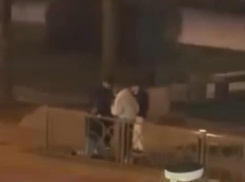 Били толпой и поставили на колени: на мужчину напали неизвестные в Ставрополе