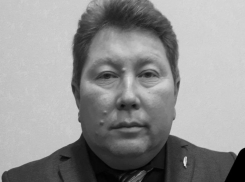 Воспитавшего сотни учеников учителя на Ставрополье провожают в последний путь 