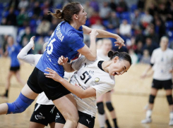 Вратари «Ставрополья» сохраняют лидирующие позиции в гандбольных топ-списках женской суперлиги