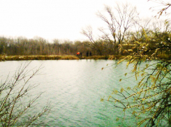 Труп неизвестного мужчины выловили рыбаки из отстойника на Ставрополье 