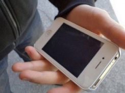 Двое «гопников» «отжали» смартфон у 17-летнего паренька возле колледжа в Ставрополе 