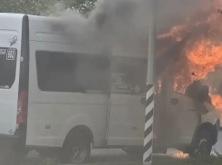 В Ставропольском крае сгорел рейсовый автобус: 14 пассажиров успели вывести