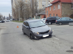 Иномарка с краснодарскими номерами провалилась в разрытую яму в Ставрополе