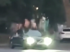 Пятеро на одну: тусеры из ставропольской глубинки эпично оседлали иномарку