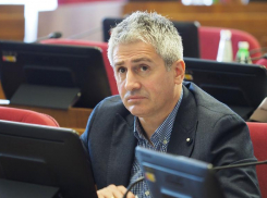 Олимпиец Игорь Лавров проводил зарядку, устраивал соревнования по футболу и ходил на заседания думы Ставрополья