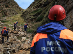 Ставропольца эвакуировали с травмой ноги в Суканском ущелье 