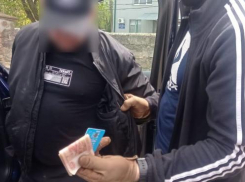 По схеме Сафонова: инспектор ставропольского Ространснадзора брал взятки за проезд с перегрузом 