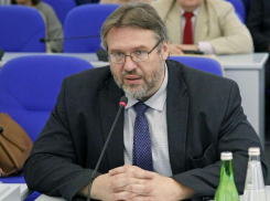 Последний день, последний вагон: зампред Бабкин решил проститься со ставропольским правительством через Госдуму