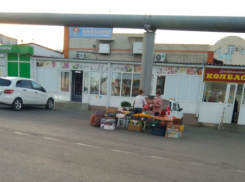 «Я тебе сейчас нос откушу»: защитники нелегальных торговцев в Ессентуках угрожали сотрудникам администрации