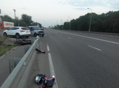 «Влетевший» в отбойник молодой мотоциклист без прав и шлема разбился насмерть на Ставрополье