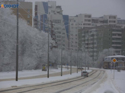 В снегу и пробках тонет Ставрополь второй день подряд