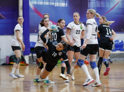 Две гандболистки «Ставрополья» включены в топ-восемь лучших перехватчиков женской суперлиги 