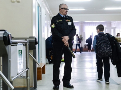 После стрельбы в Ижевске на Ставрополье предложили не пускать взрослых в школы и детсады