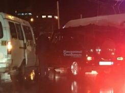 «Гелендваген» столкнулся с маршруткой на Лермонтова в Ставрополе