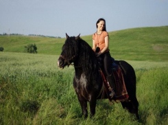 Я счастлива, когда вижу улыбки и успехи детей с ДЦП, - руководитель конного клуба Олеся Шепилова