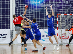 «Валидольная» победа: гандболисты ставропольского «Виктора» с отрывом в гол выиграли в Снежинске