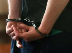 Суд продлил меру пресечения трем фигурантам коррупционного дела главы ГИБДД Ставрополья
