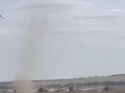 Очередной пылевой смерч появился на Ставрополье — видео 