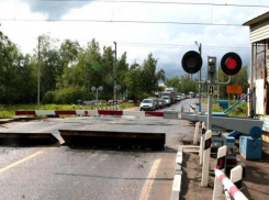 Два автомаршрута через железнодорожные пути оказались под угрозой закрытия в Пятигорске